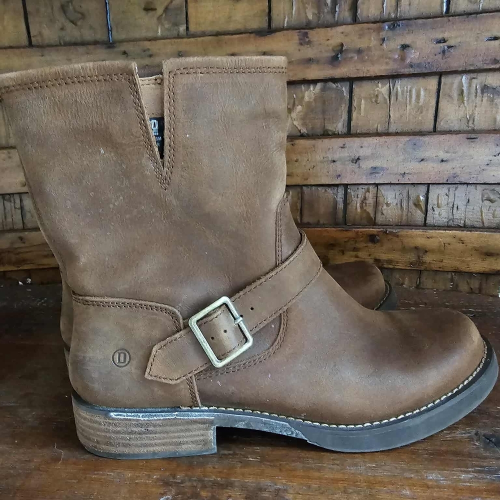 Dingo Brown Leather Buckle Boots